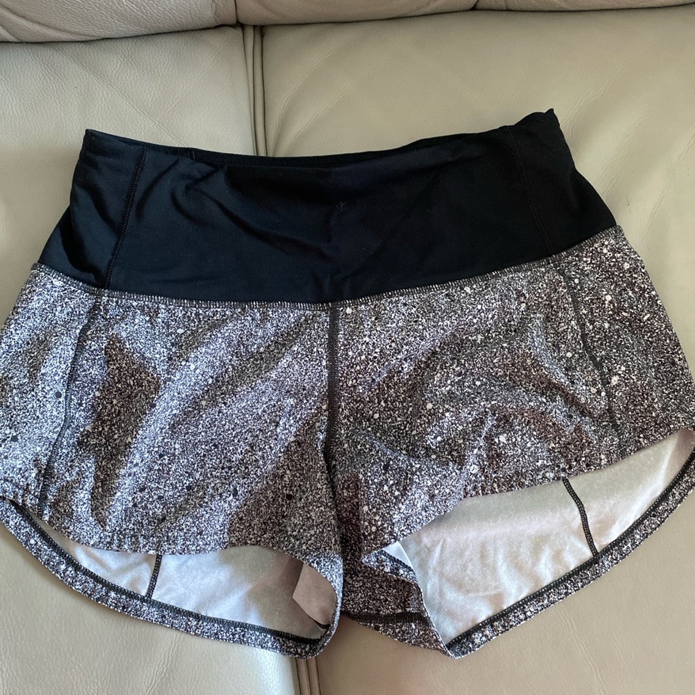 Lululemon Speed up Shorts 2.5”